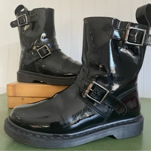 Dr. Martens VI Patent Leather Buckled Engineer Boots *Thailand* - Picture 8 of 11
